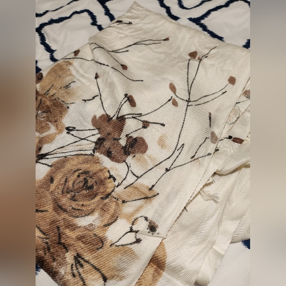 Pashmina Wrap 26.5 x 68, Preloved - Picture 3 of 4